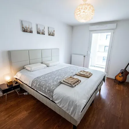 Spacious In Apartment Talence