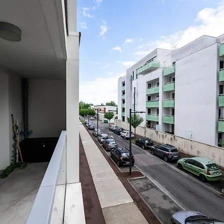 Spacious In Apartment